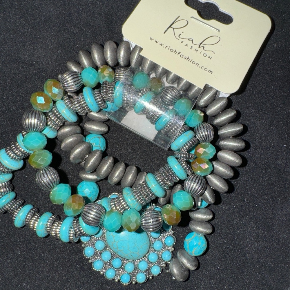Concho Beaded Bracelet Set - Turquiose/Dark Sliver